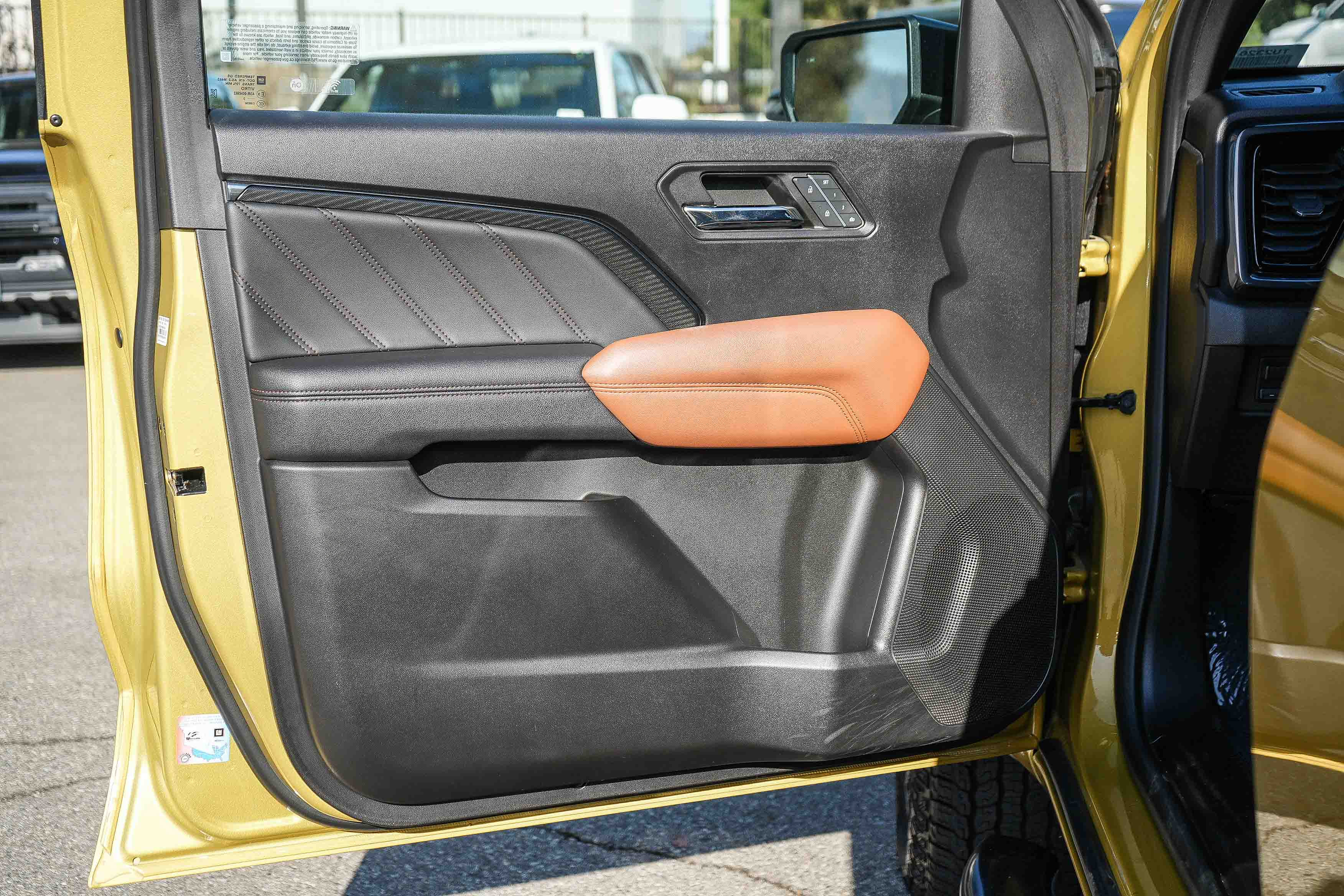 Used 2023 GMC Canyon AT4 w/ AT4 Premium Package AWD/4WD image 21