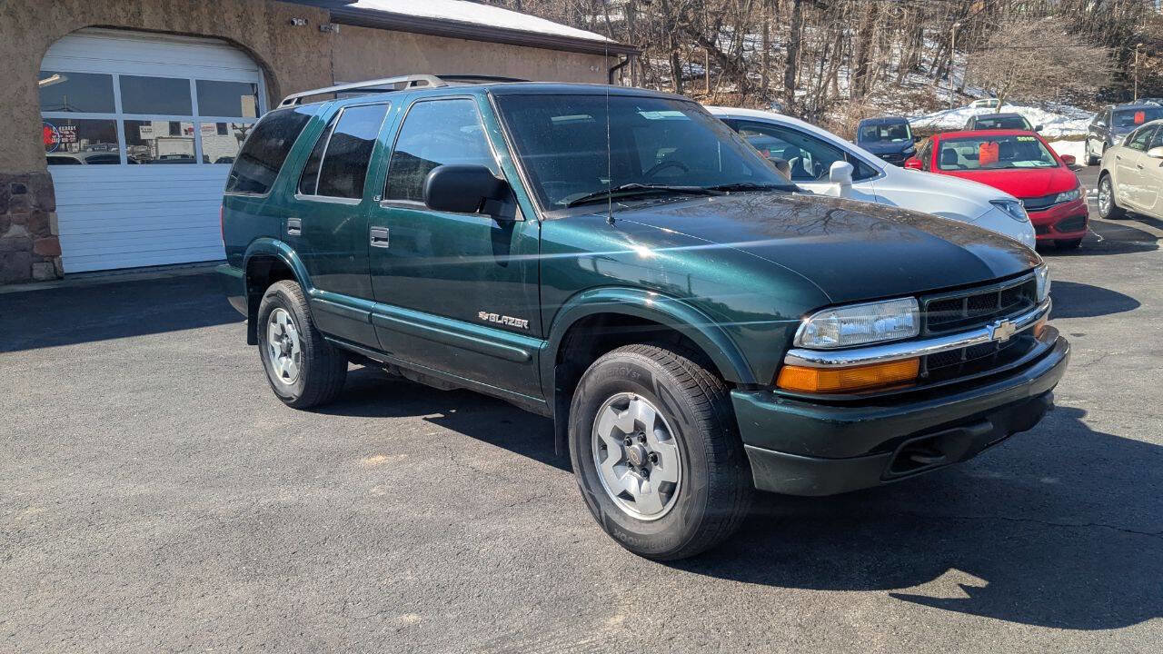 Used 2002 Chevrolet Blazer LS w/ Preferred Equipment Group image 1