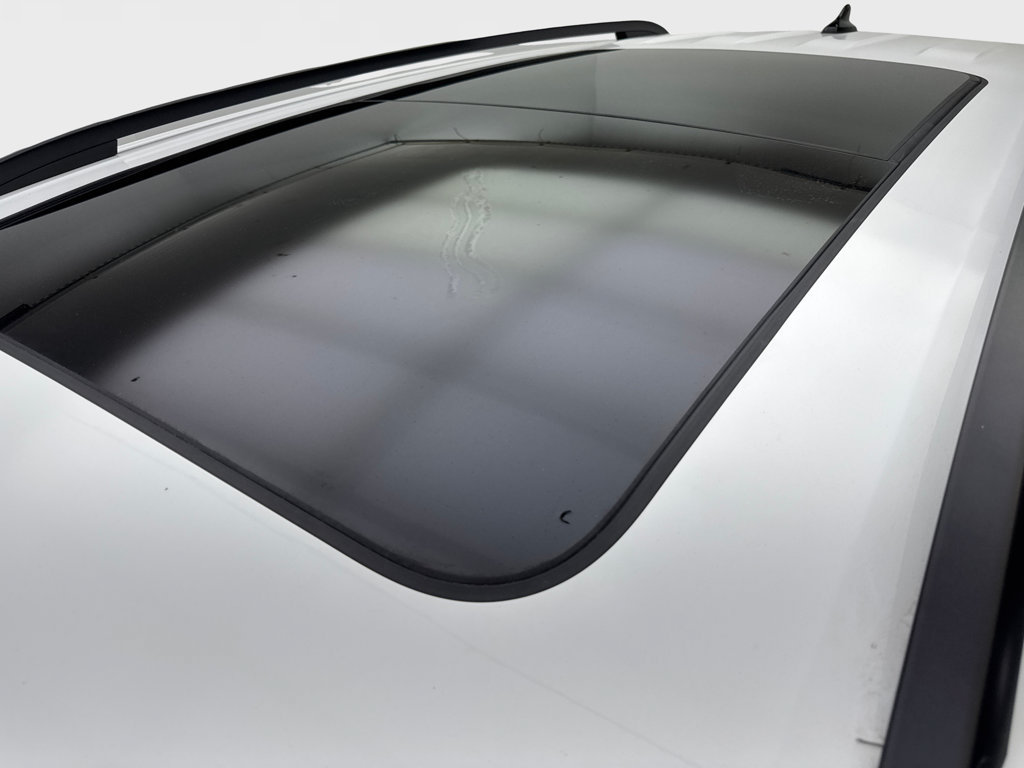 Used 2024 Volkswagen Atlas SE w/ Panoramic Sunroof Package FWD image 25