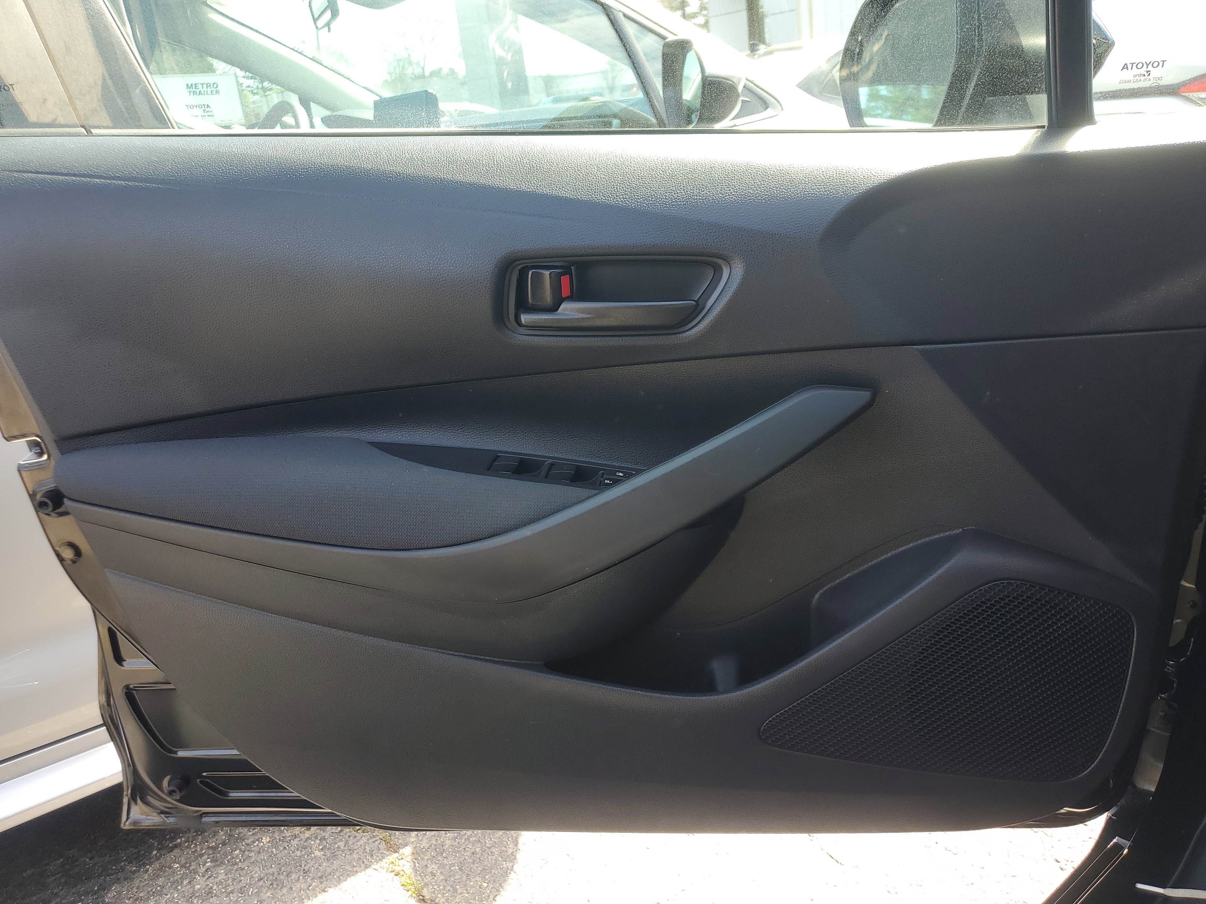 Used 2025 Toyota Corolla LE image 29