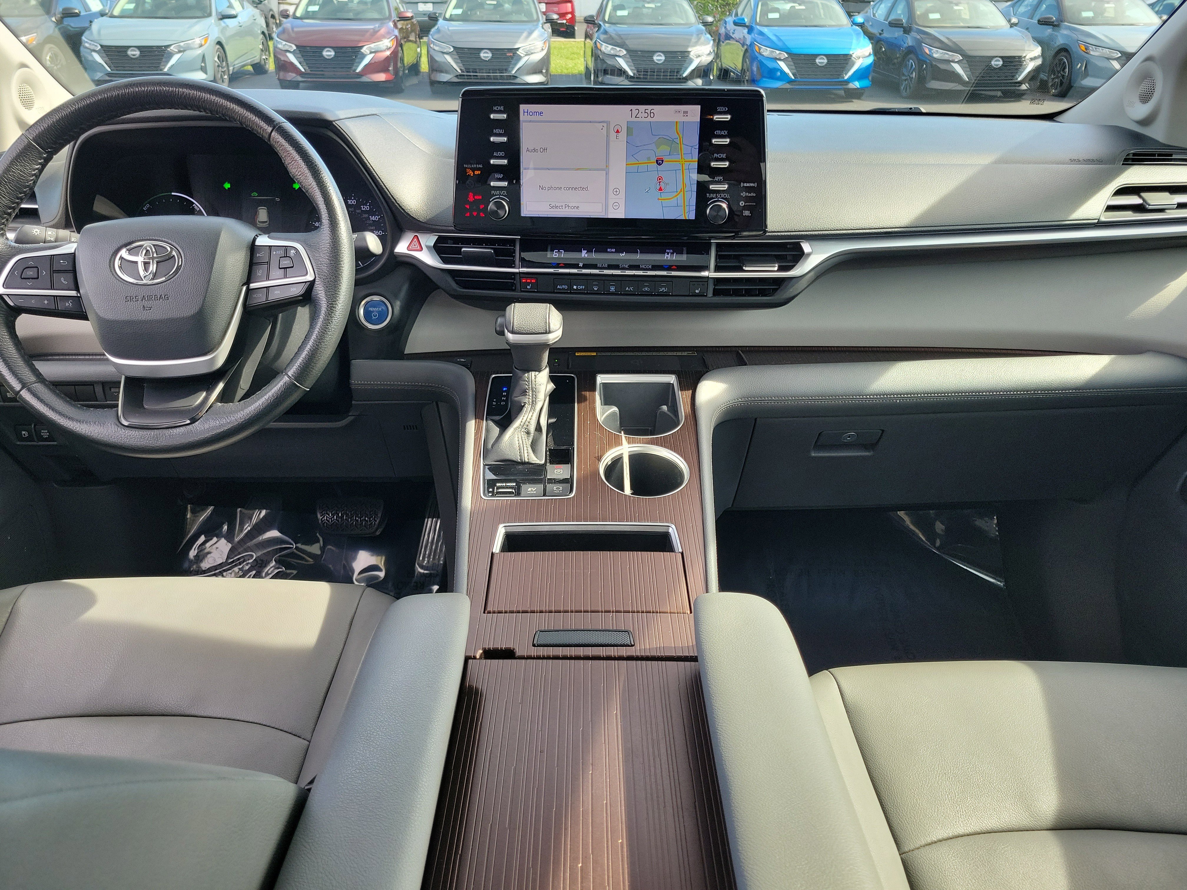 Used 2022 Toyota Sienna XLE w/ XLE Plus Package FWD image 9