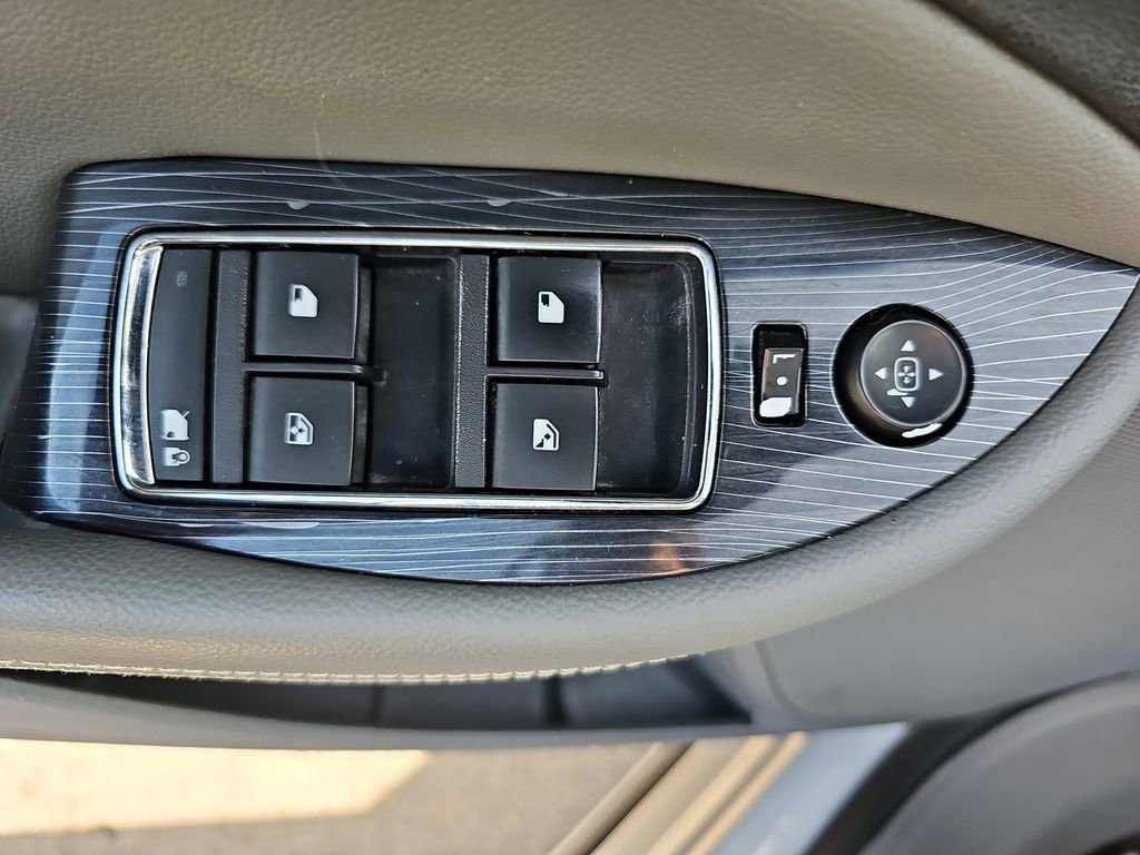 Used 2017 Chevrolet Impala LT image 30