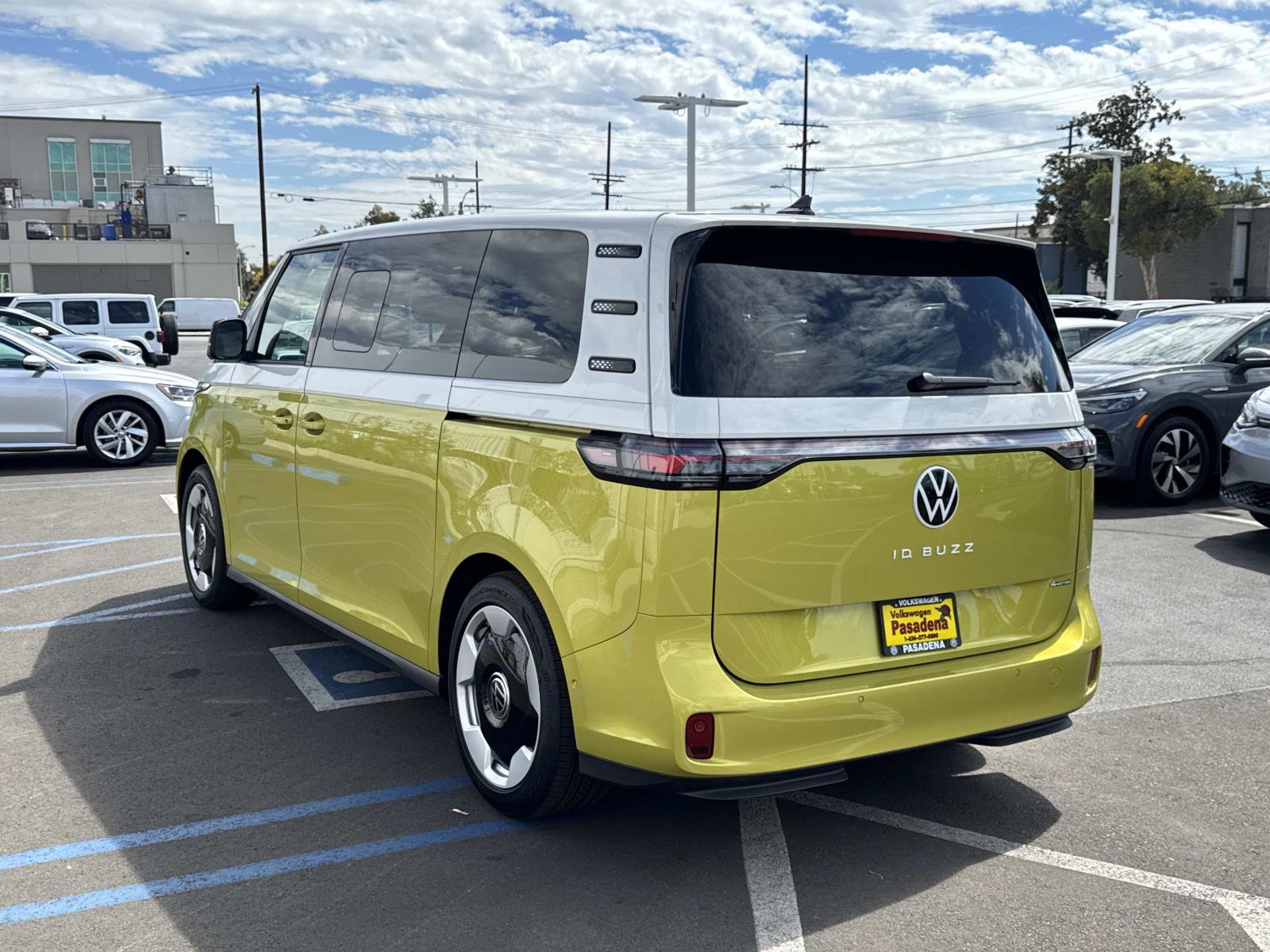 New 2025 Volkswagen ID. Buzz Pro S Plus image 4