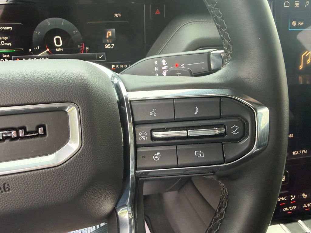 Used 2025 GMC Yukon XL Denali AWD/4WD image 32