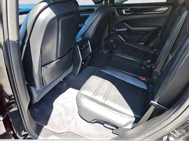 Used 2020 Porsche Cayenne AWD/4WD image 17