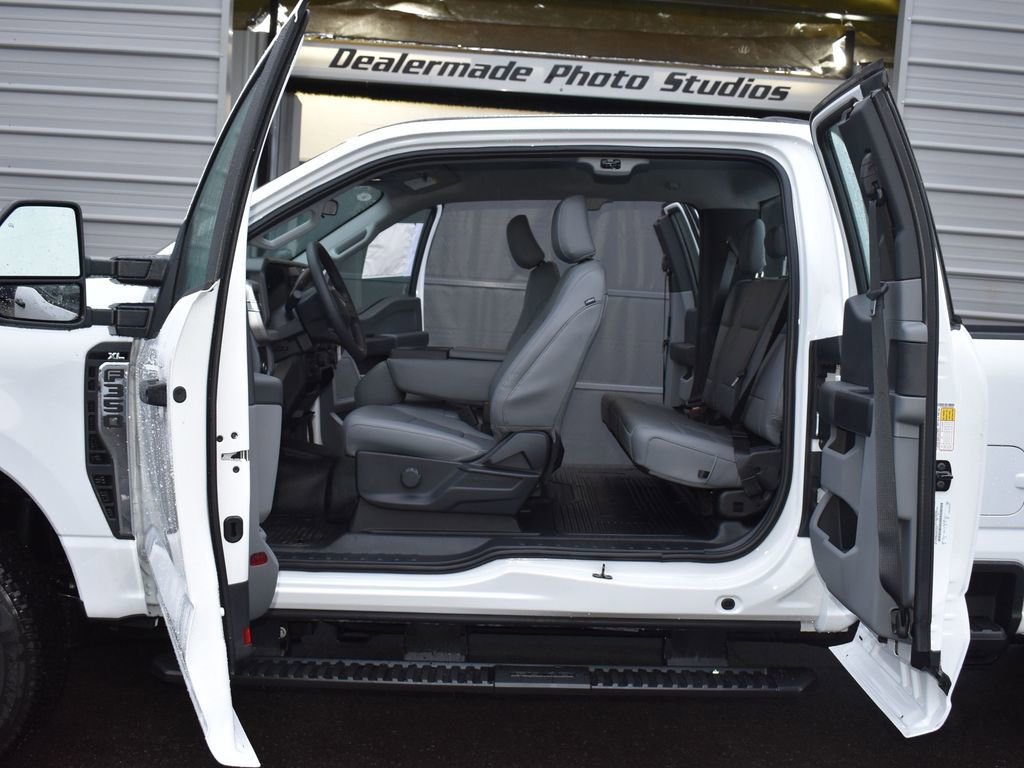 New 2026 Ford F350 XL w/ XL Chrome Package image 17