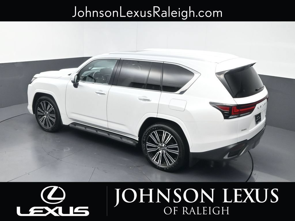 Used 2023 Lexus LX 600 4WD w/ Luxury Package image 25