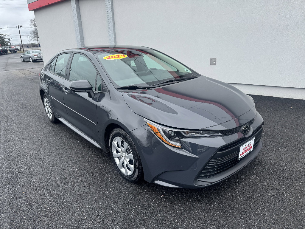 Used 2023 Toyota Corolla LE image 4