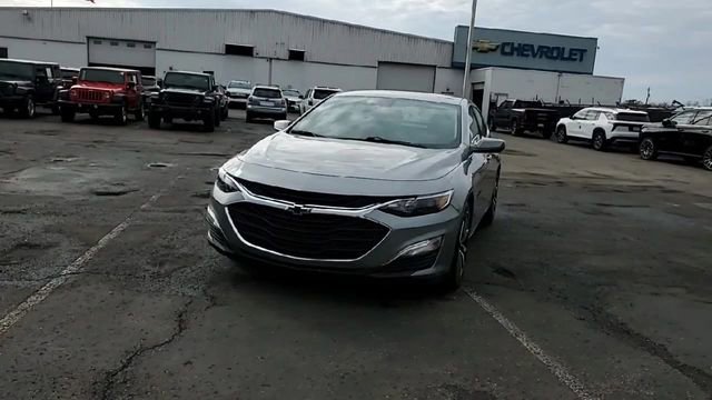 Used 2024 Chevrolet Malibu RS FWD image 3