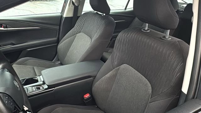 Used 2025 Toyota Camry LE image 28