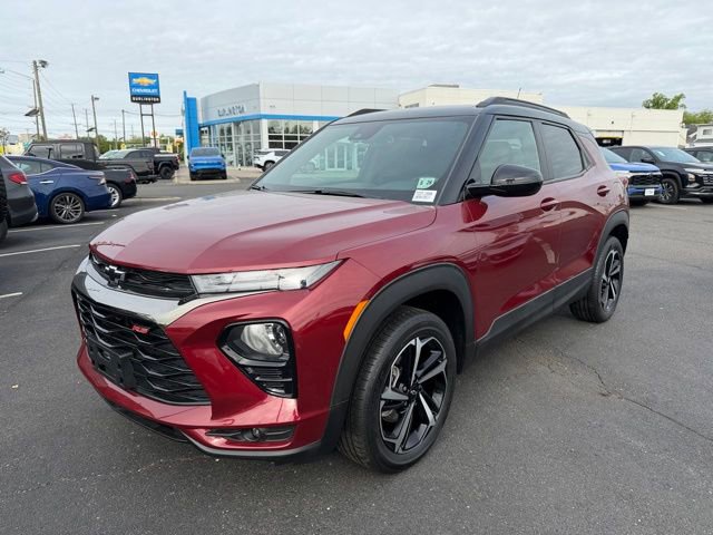 Used 2023 Chevrolet TrailBlazer RS w/ Convenience Package AWD/4WD image 3
