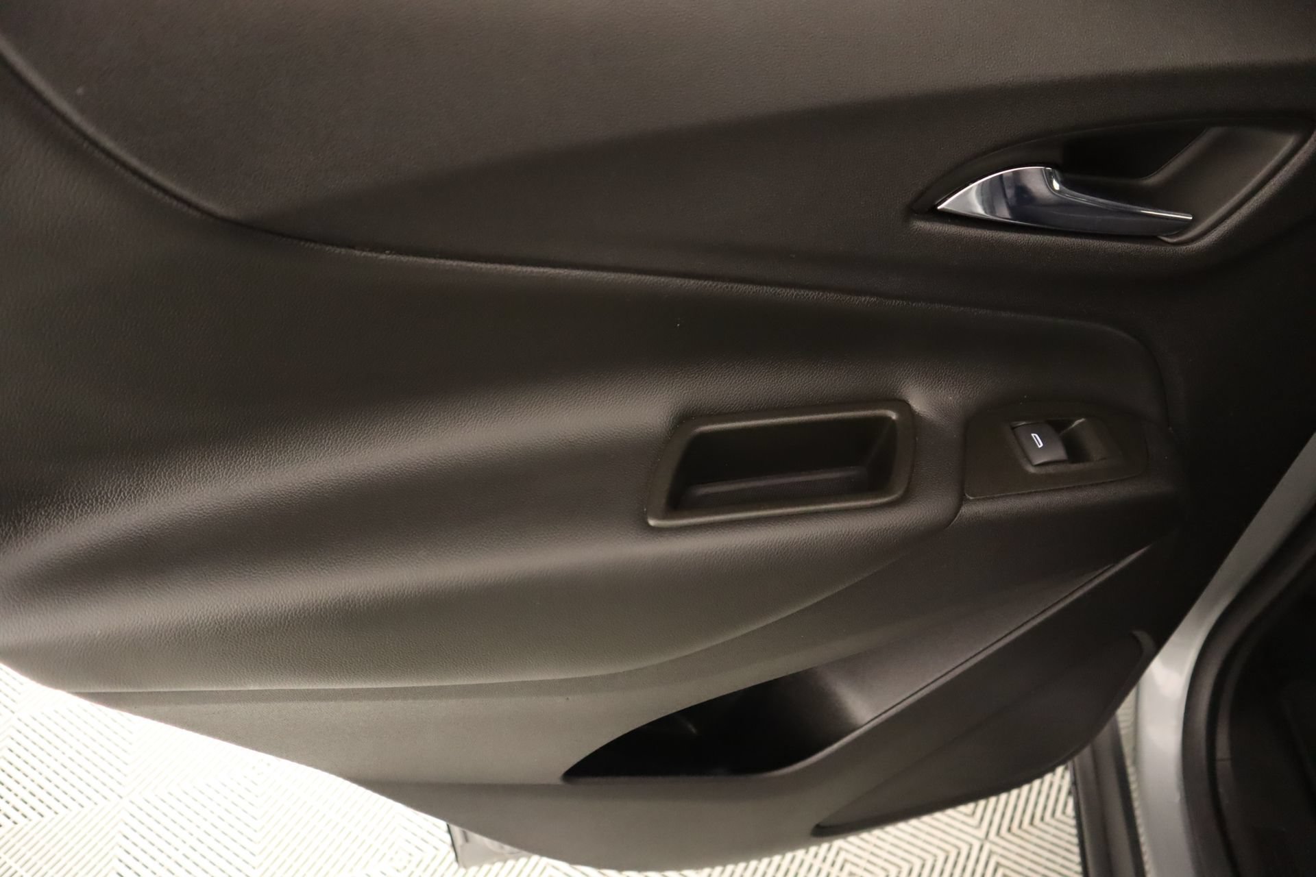 Used 2023 Chevrolet Equinox LT FWD image 15