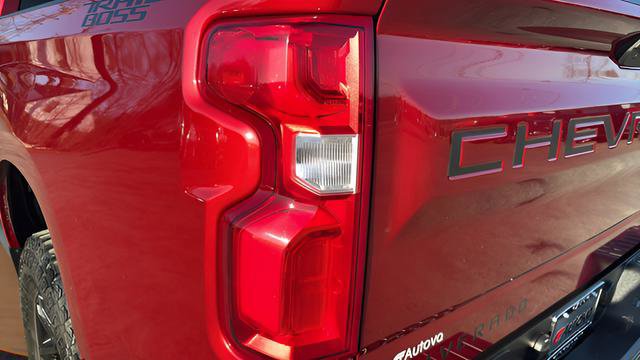 Used 2021 Chevrolet Silverado 1500 LT Trail Boss w/ Convenience Package II image 10