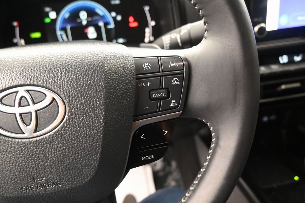 Used 2025 Toyota Camry SE image 26