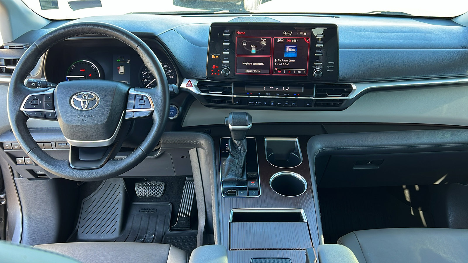 Used 2021 Toyota Sienna XLE image 15