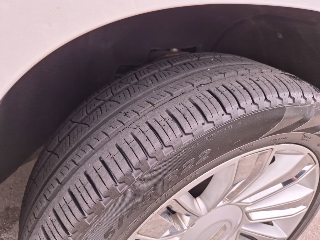 Used 2018 Cadillac Escalade Platinum AWD/4WD image 16