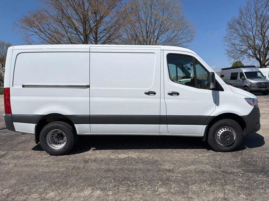 Used 2026 Mercedes-Benz Sprinter 4500 image 9