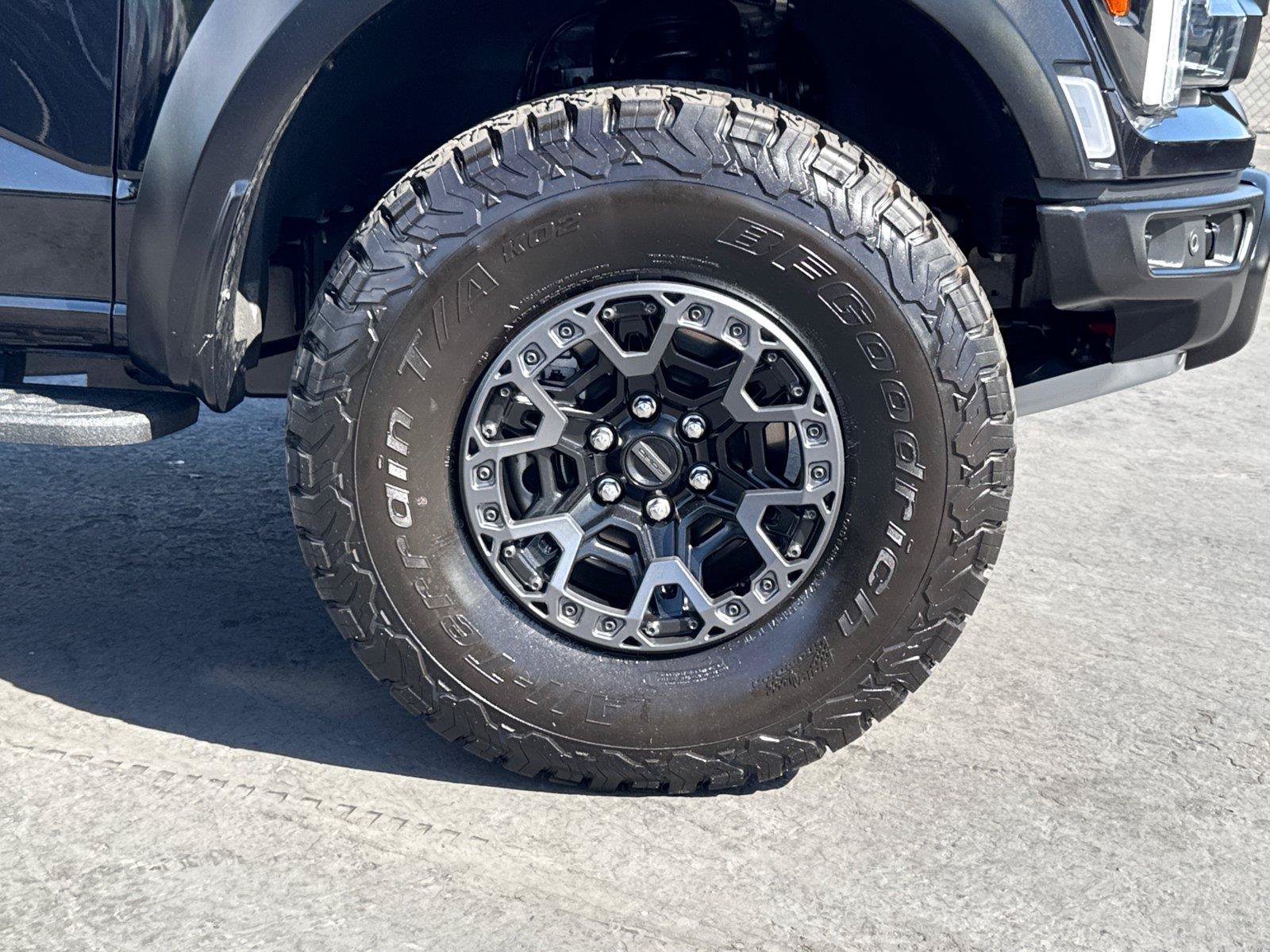 Certified 2025 Ford F150 Raptor w/ Equipment Group 803A Raptor R AWD/4WD image 6
