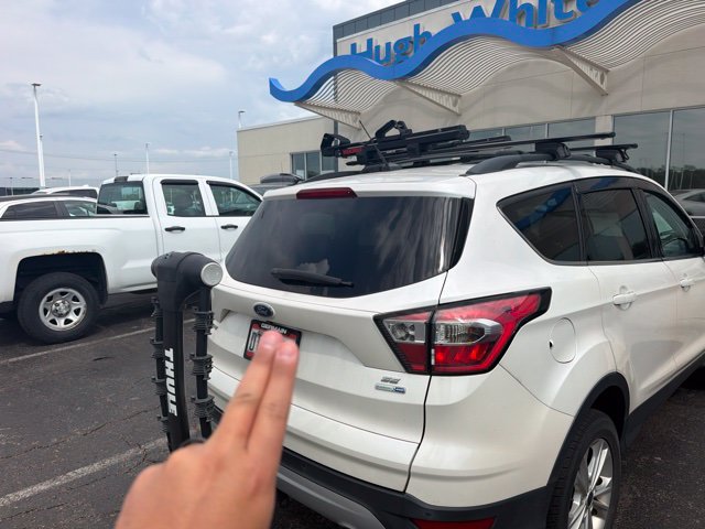 Used 2017 Ford Escape SE w/ SE Leather Comfort Package AWD/4WD image 3