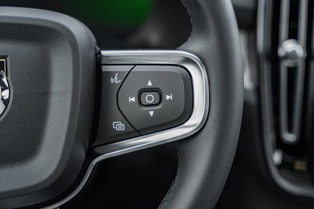 New 2026 Volvo EX40 Plus w/ Climate Package image 27