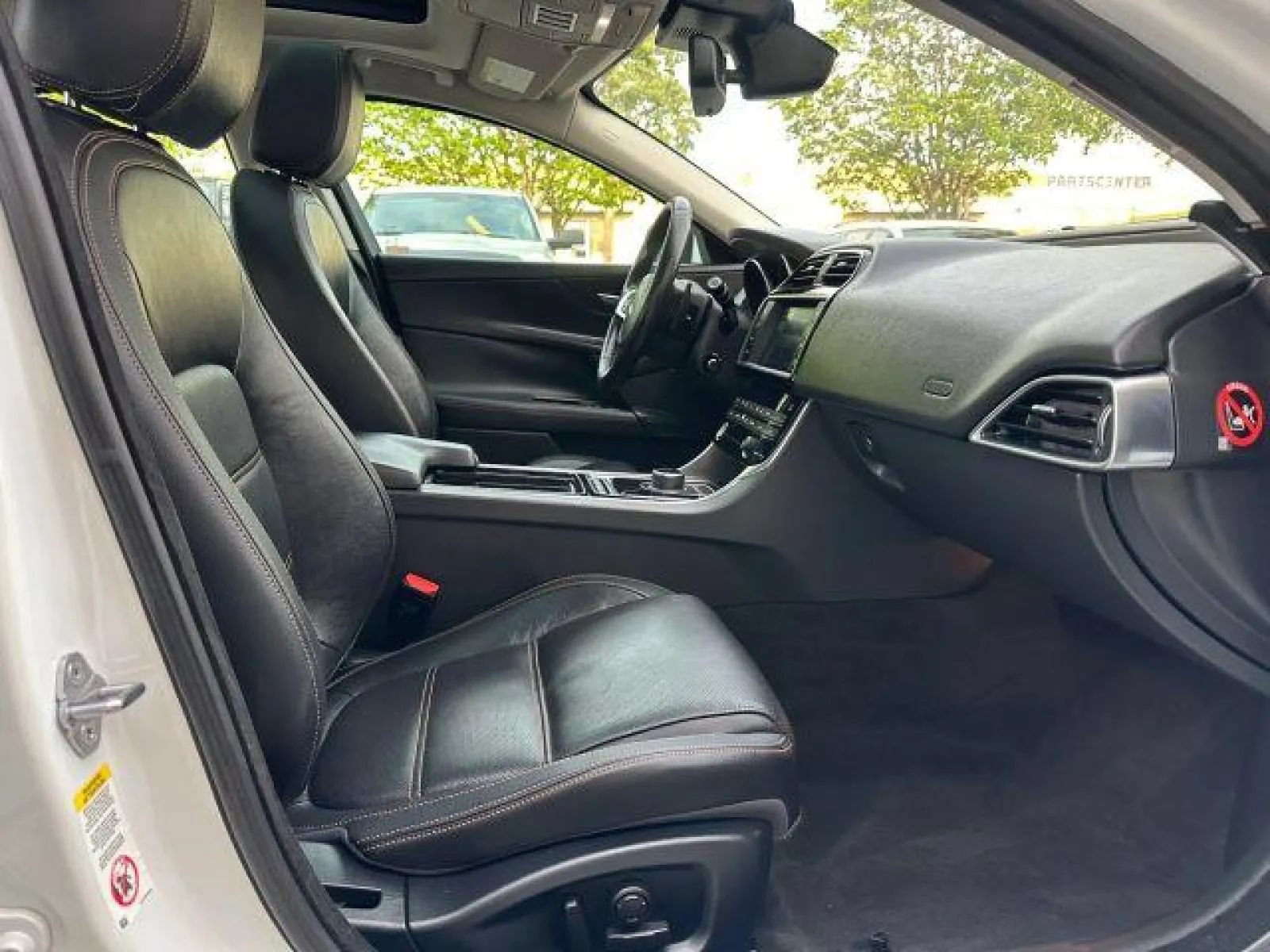Used 2018 Jaguar XE Prestige RWD image 23