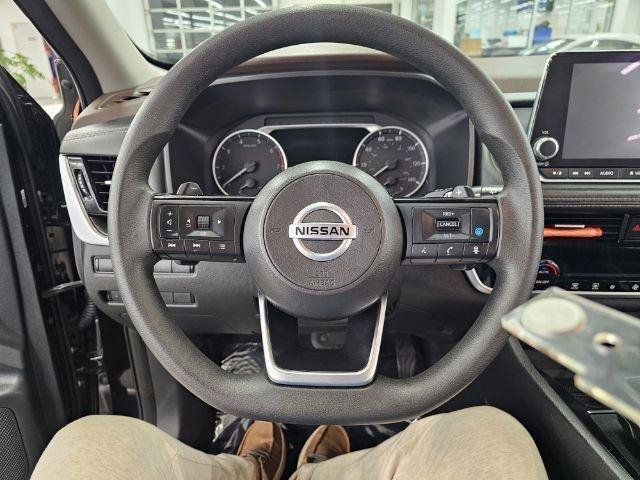 Used 2021 Nissan Rogue SV FWD image 12