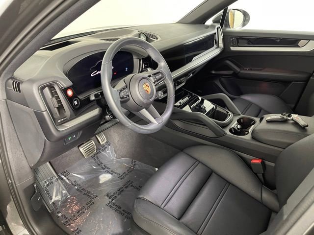 Used 2025 Porsche Cayenne E-Hybrid Coupe image 4