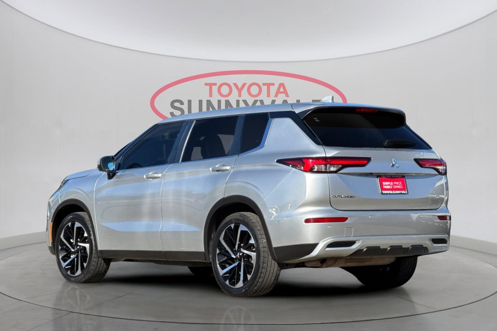 Used 2024 Mitsubishi Outlander SE image 7