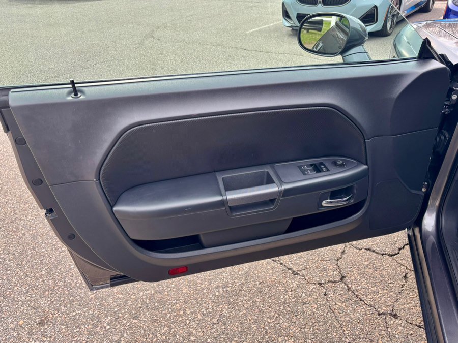 Used 2014 Dodge Challenger R/T image 9