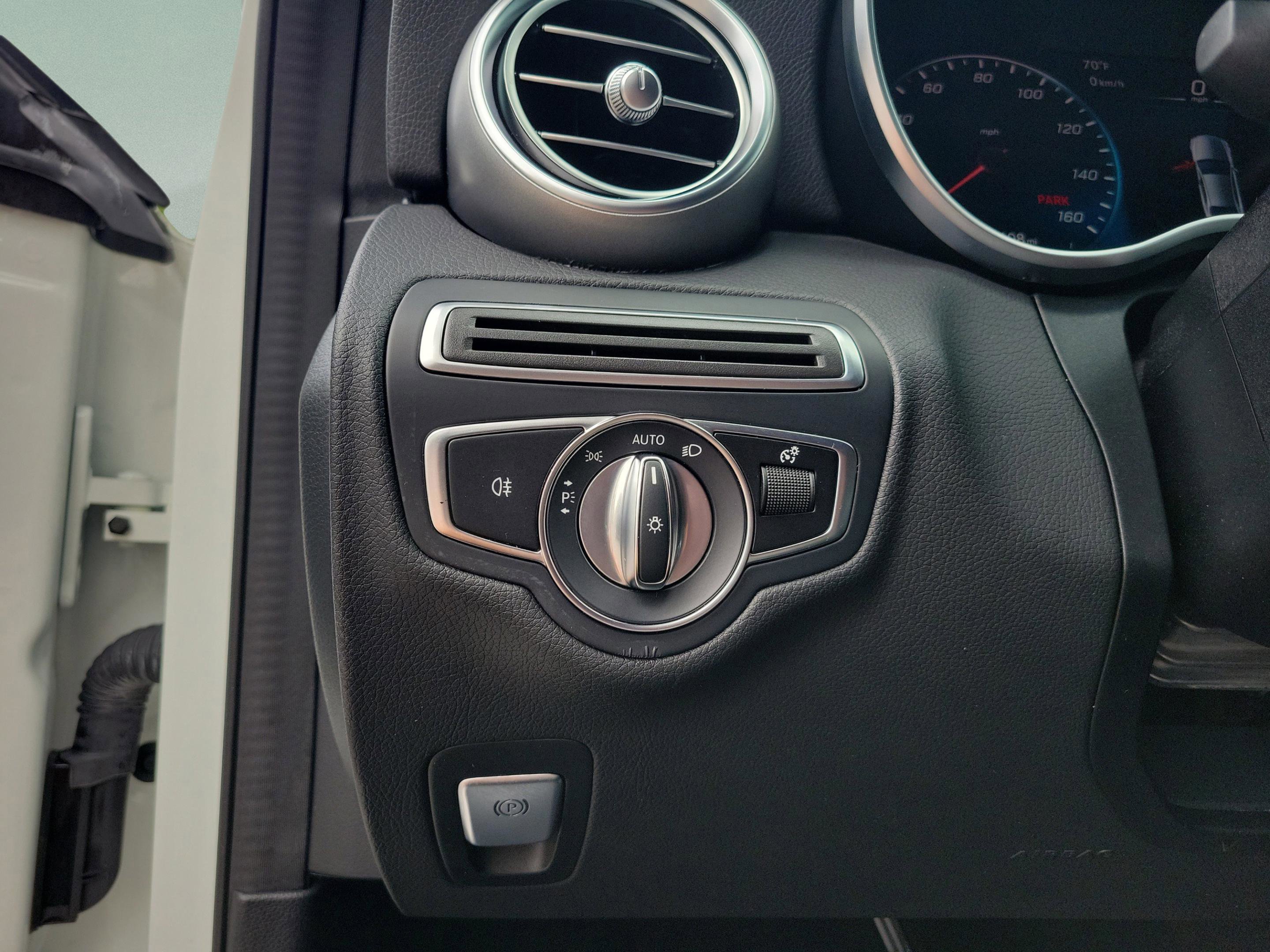 Used 2021 Mercedes-Benz C 300 Sedan image 15