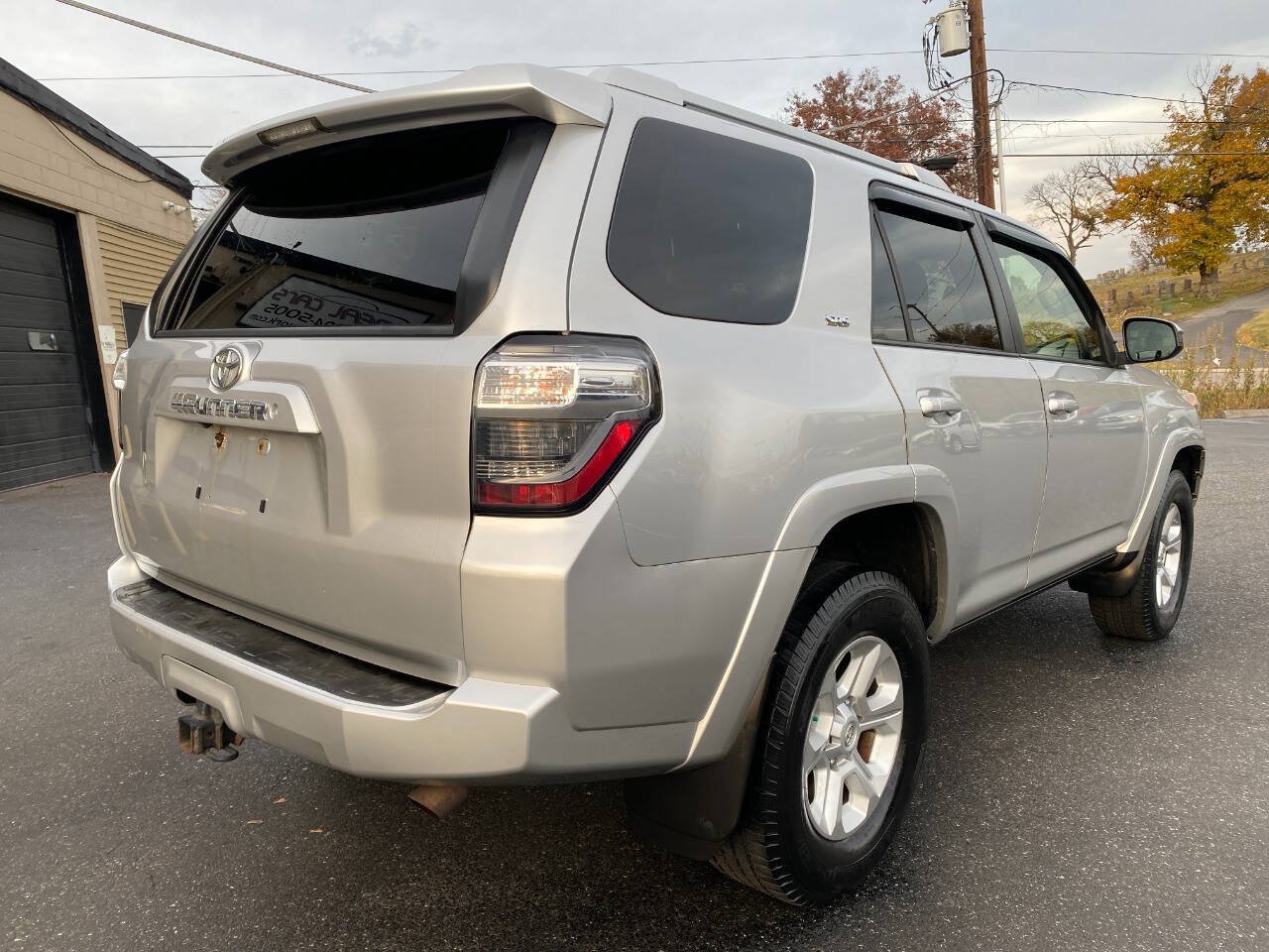Used 2014 Toyota 4Runner SR5 AWD/4WD image 3