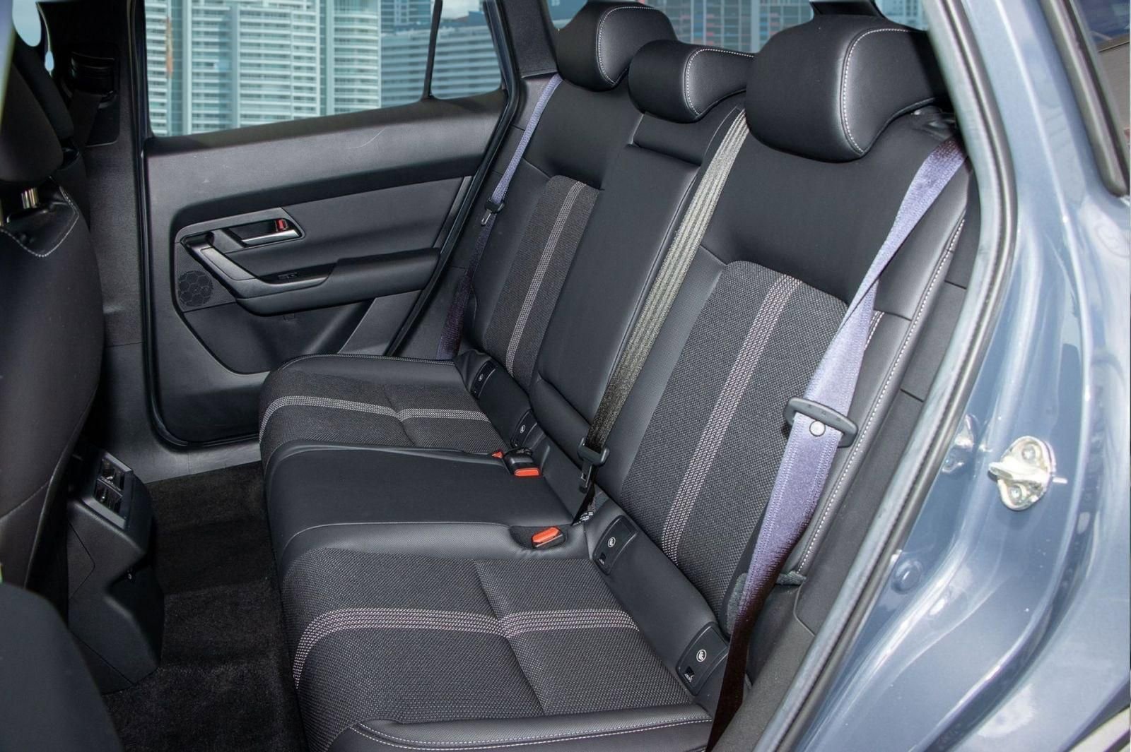 Used 2025 MAZDA CX-50 AWD 2.5 S w/ Cargo Package image 7