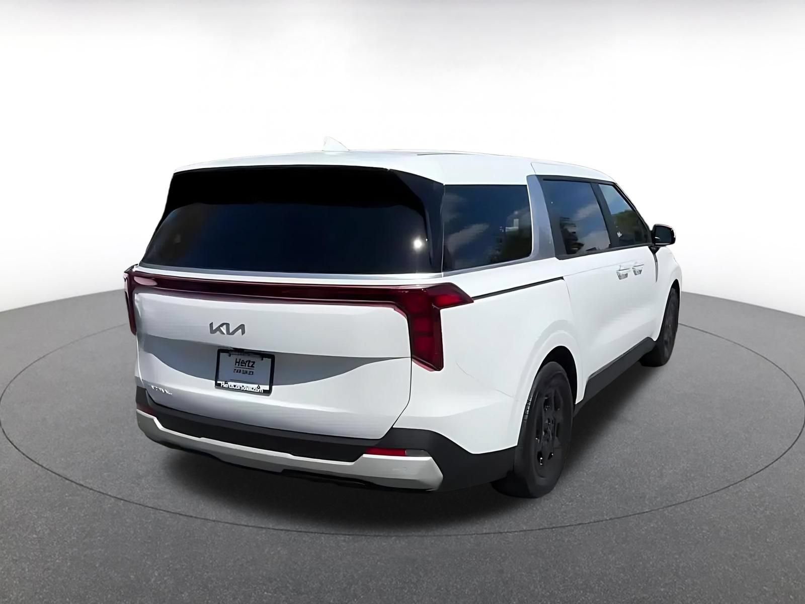 Used 2026 Kia Carnival FWD image 12