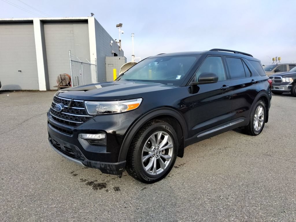 Used 2020 Ford Explorer XLT w/ Equipment Group 202A AWD/4WD image 4
