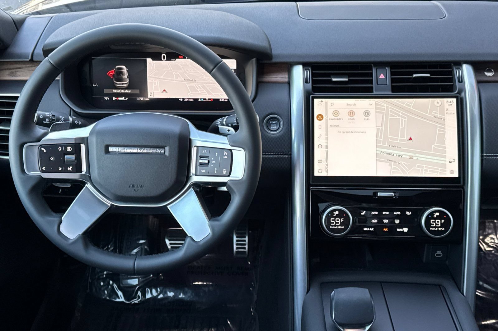 Used 2025 Land Rover Discovery Dynamic SE AWD/4WD image 15