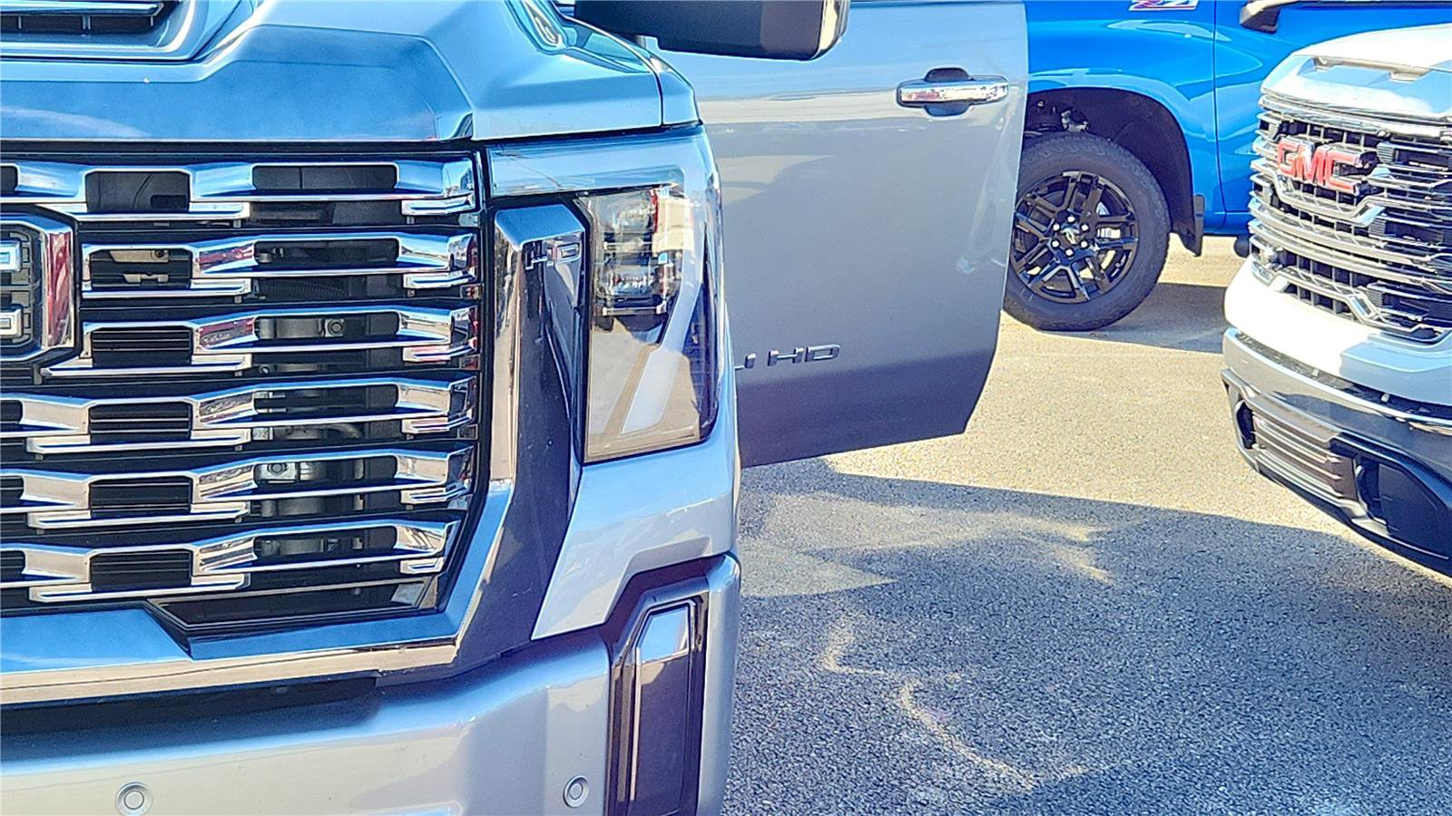 Used 2024 GMC Sierra 2500 Denali Ultimate image 31