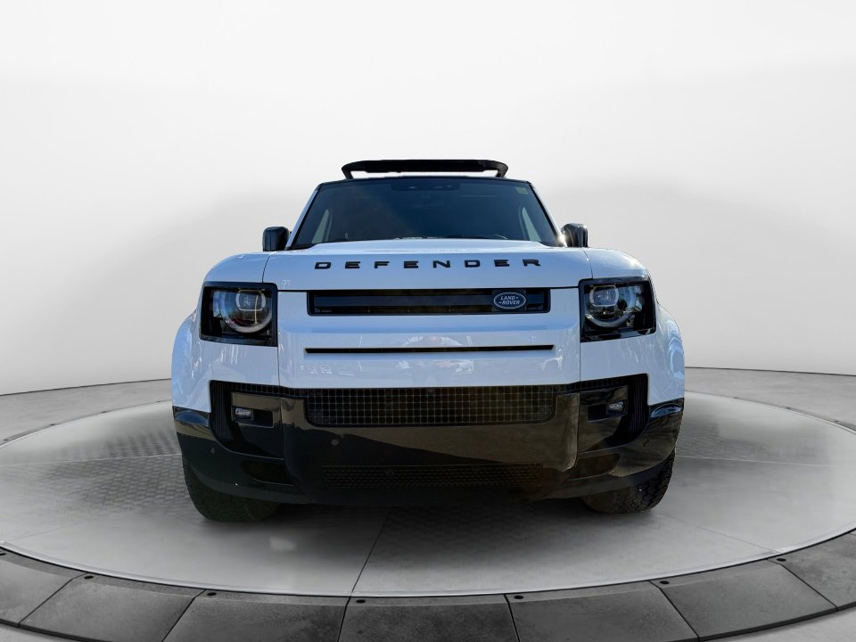 New 2026 Land Rover Defender 110 X-Dynamic SE AWD/4WD image 2