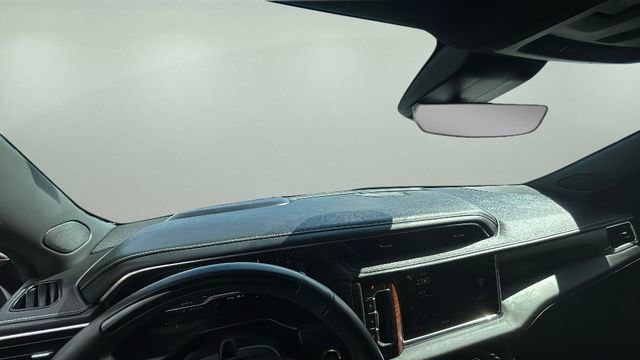 Used 2023 GMC Yukon XL Denali Ultimate AWD/4WD image 6