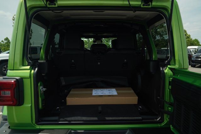 New 2025 Jeep Wrangler Unlimited Rubicon 392 image 15