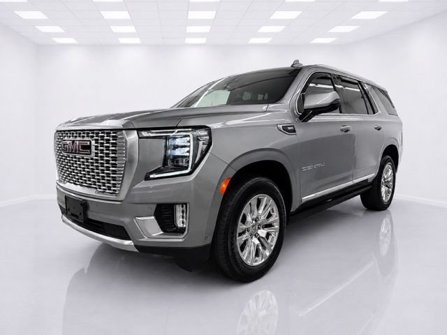 Used 2024 GMC Yukon Denali w/ Advanced Technology Package AWD/4WD image 4