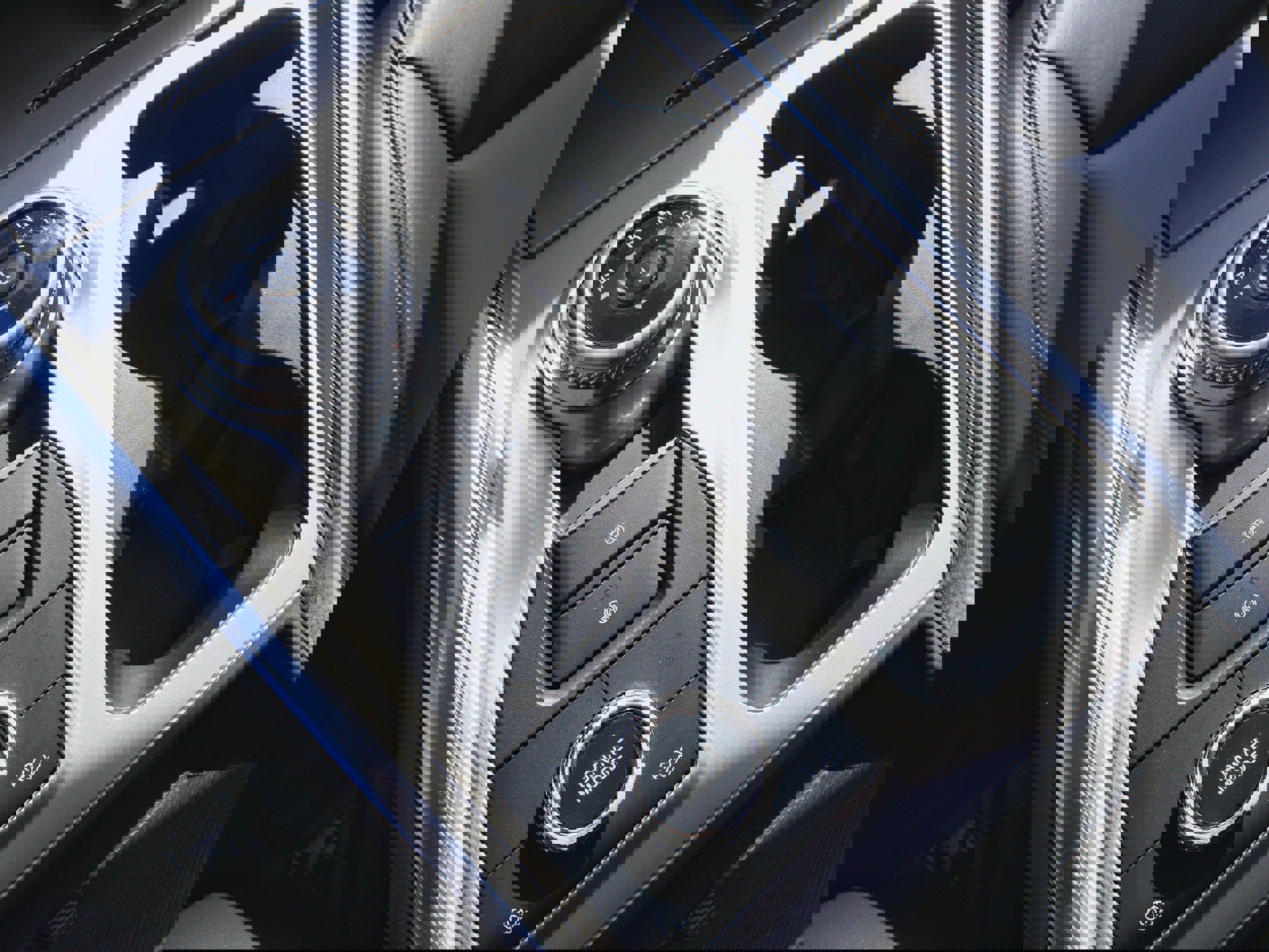 Used 2022 Ford Explorer XLT w/ Equipment Group 202A image 25