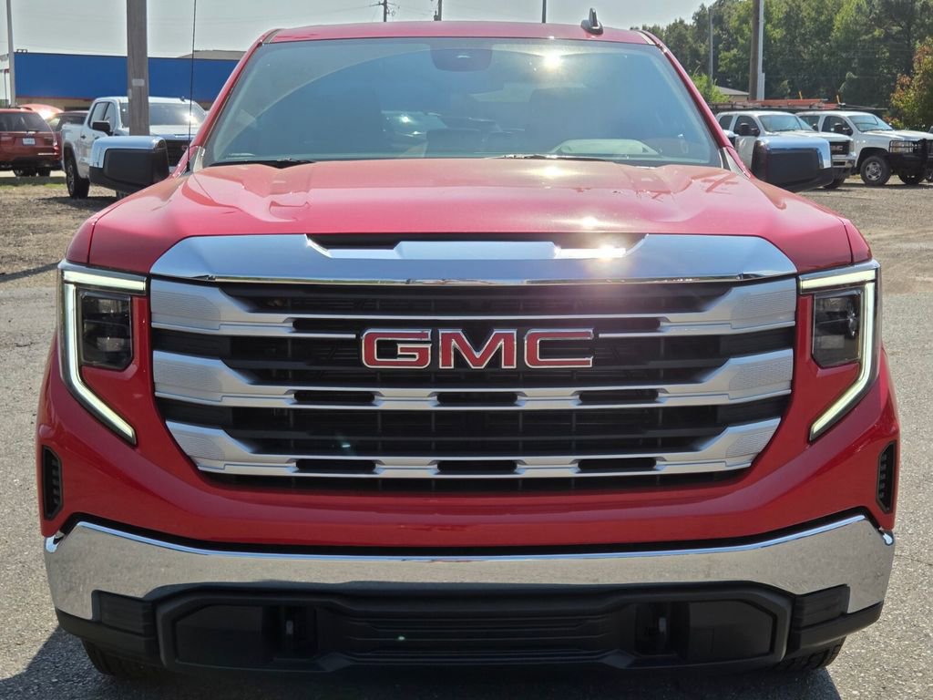 New 2026 GMC Sierra 1500 SLE image 2