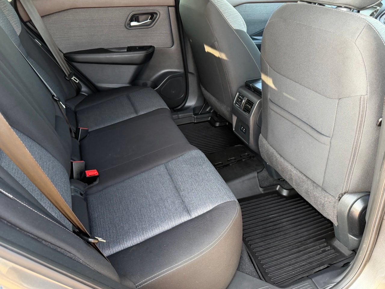 Certified 2023 Nissan Rogue SV FWD image 33