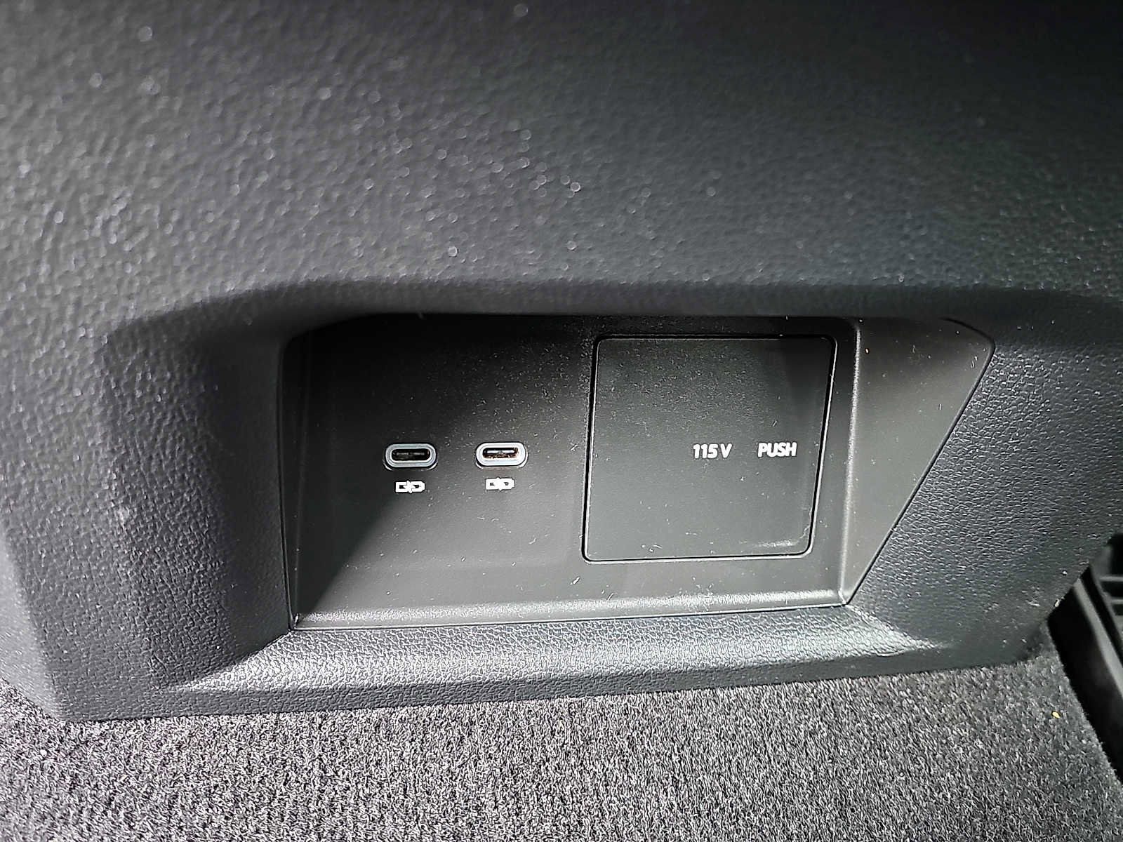 Used 2022 Volkswagen Atlas Cross Sport SE image 11