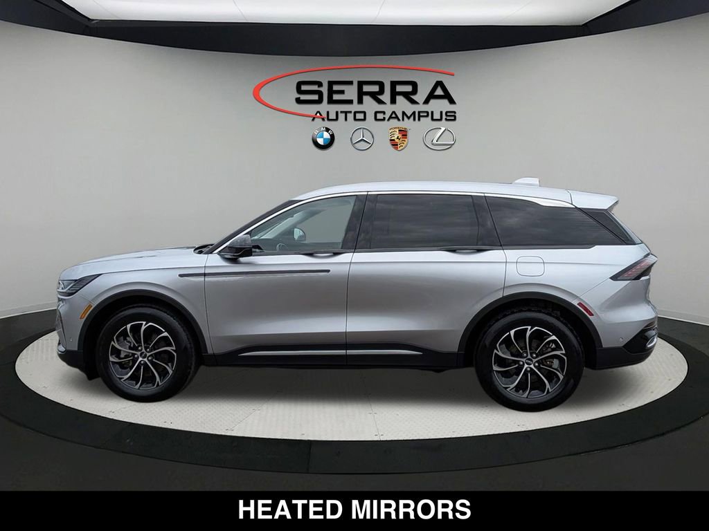 Used 2024 Lincoln Nautilus Premier image 6