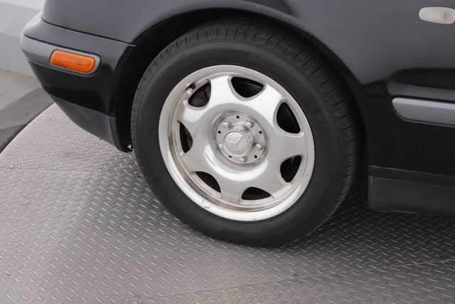Used 1999 Mercedes-Benz CLK 320 Cabriolet image 14