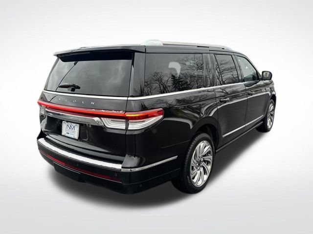 Used 2024 Lincoln Navigator L 4WD image 8