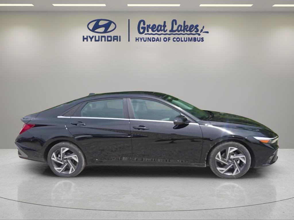 New 2026 Hyundai Elantra Limited FWD image 4
