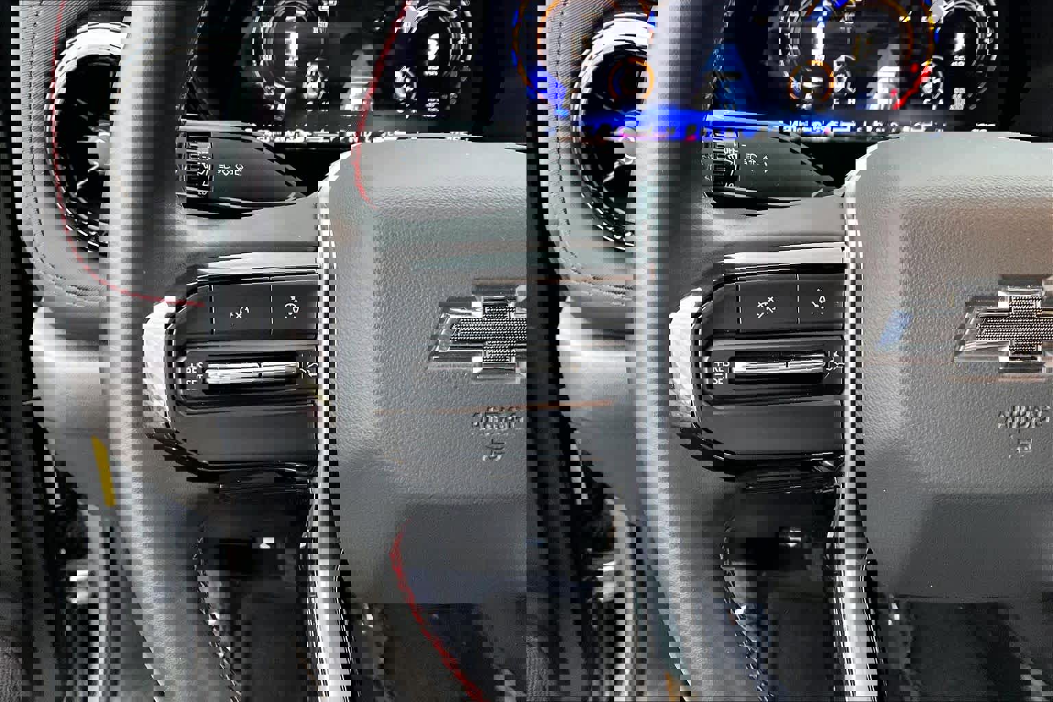 Used 2024 Chevrolet Colorado Z71 w/ Z71 Convenience Package 2 image 23