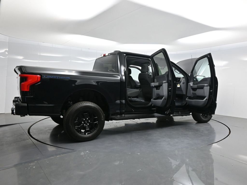 Used 2025 Ford F150 Lightning XLT image 5